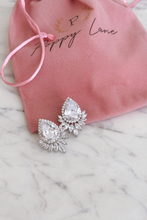 Load image into Gallery viewer, Pearl Bridal Earrings