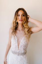 Load image into Gallery viewer, Anais Bridal Belt