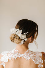 Load image into Gallery viewer, Calla Bridal Comb