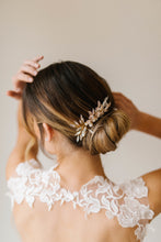 Load image into Gallery viewer, Dahlia Bridal Comb