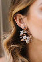 Load image into Gallery viewer, Lucia Bridal Earrings