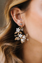 Load image into Gallery viewer, Lucia Bridal Earrings