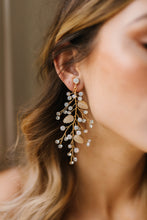 Load image into Gallery viewer, Naomi Bridal Earrings