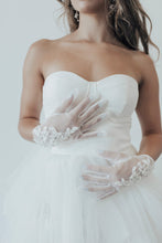 Load image into Gallery viewer, Reese - Bridal Gloves