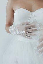 Load image into Gallery viewer, Reese - Bridal Gloves