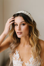 Load image into Gallery viewer, Rose Bridal Headpiece