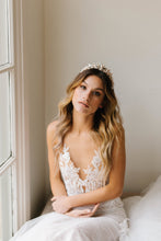 Load image into Gallery viewer, Valencia Bridal Tiara