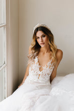 Load image into Gallery viewer, Veda Bridal Tiara
