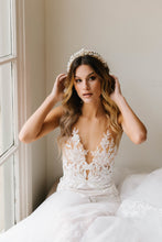 Load image into Gallery viewer, Veda Bridal Tiara