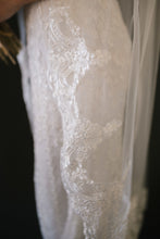 Load image into Gallery viewer, Odette - Bridal Veil
