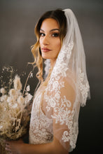 Load image into Gallery viewer, Onyx - Bridal Veil