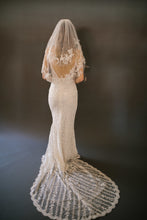 Load image into Gallery viewer, Onyx - Bridal Veil