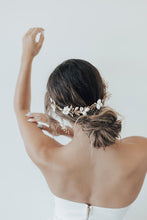 Load image into Gallery viewer, Laurel Bridal Comb