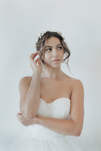 Load image into Gallery viewer, Laurel Bridal Comb