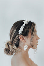 Load image into Gallery viewer, Laurel Bridal Comb