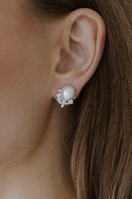 Load image into Gallery viewer, Alma Crystal and Pearl Studs