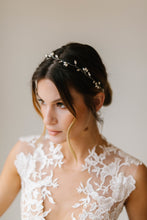Load image into Gallery viewer, Ruby Bridal Headpiece