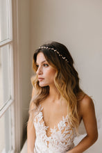 Load image into Gallery viewer, Scarlett Bridal Headpiece