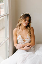 Load image into Gallery viewer, Veda Bridal Tiara