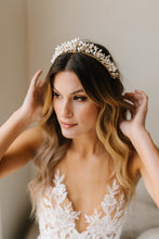Load image into Gallery viewer, Veda Bridal Tiara