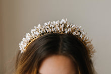 Load image into Gallery viewer, Veda Bridal Tiara