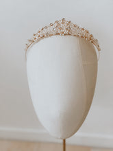 Load image into Gallery viewer, Venus Bridal Tiara