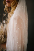 Load image into Gallery viewer, Lila - Pearl Veil