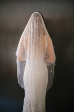 Load image into Gallery viewer, Lila - Pearl Veil