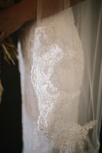 Load image into Gallery viewer, Odette - Bridal Veil