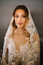 Load image into Gallery viewer, Jessie - Bridal Veil